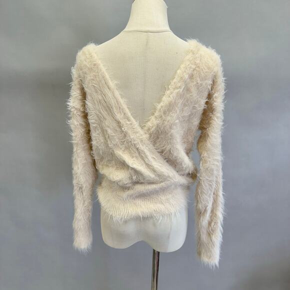 American Eagle ivory eyelash fuzzy crossover back sweater Size Extra Small - Picture 3 of 13